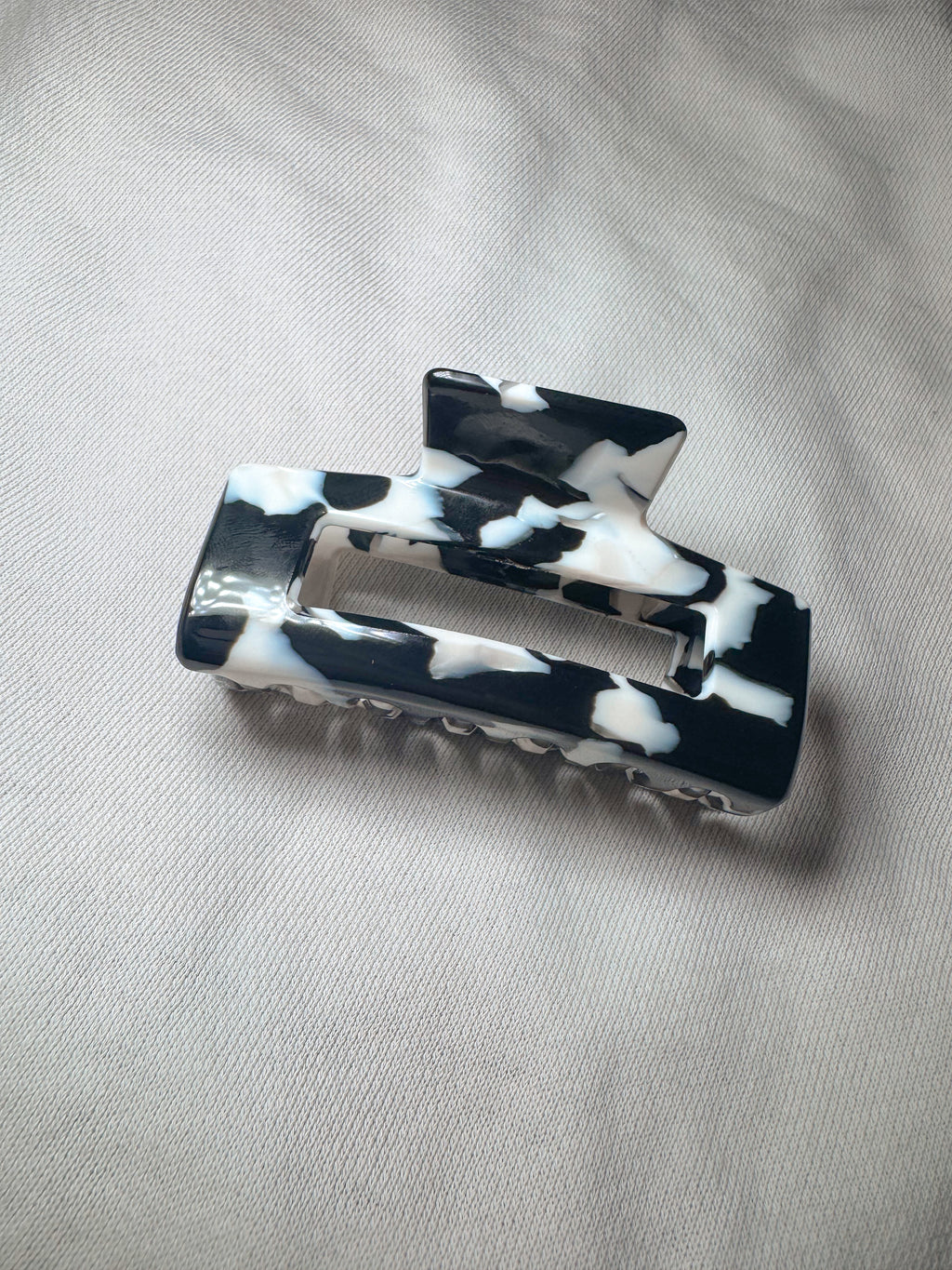 Marble Claw Clip- Black/White