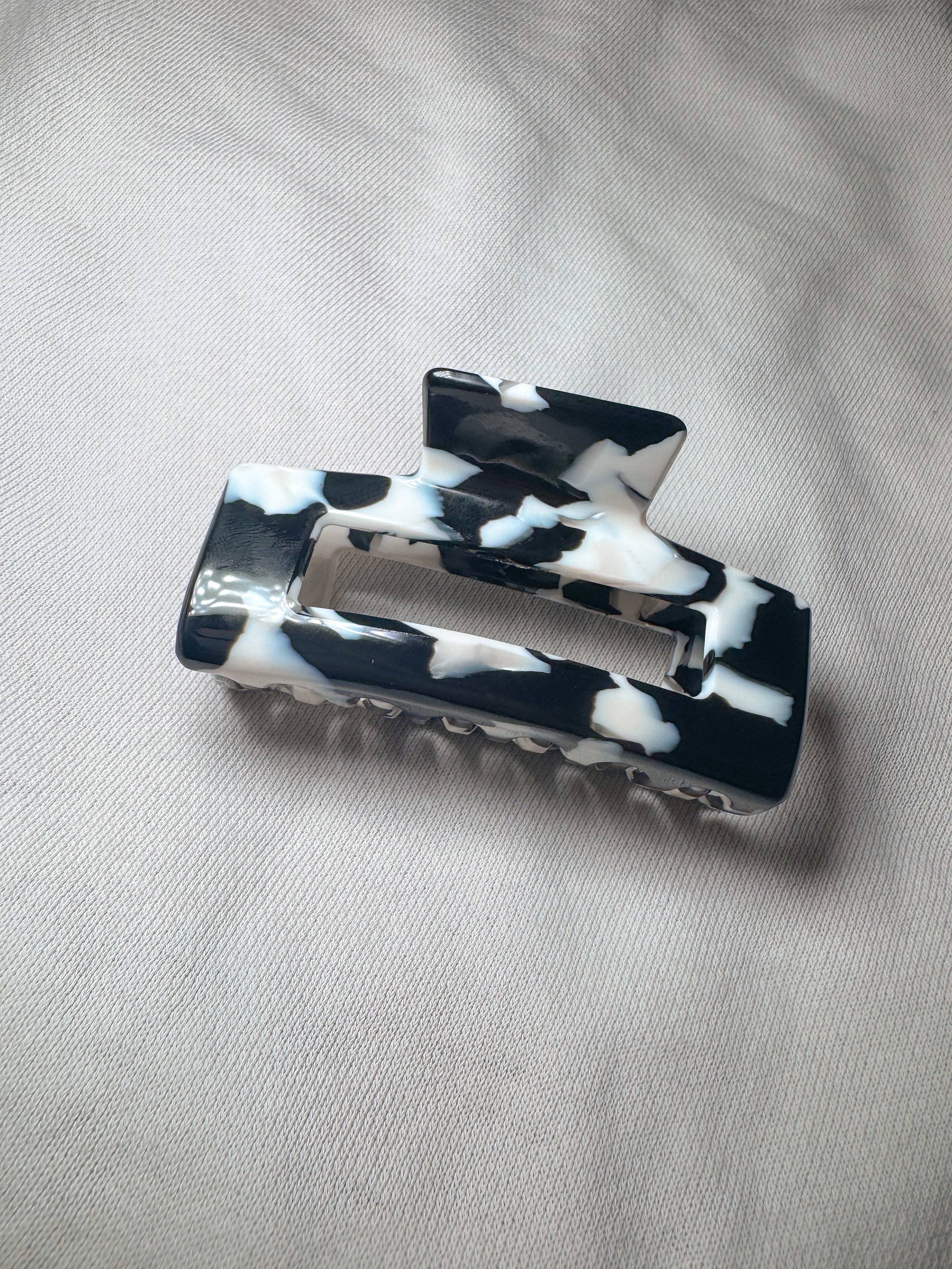 Marble Claw Clip- Black/White