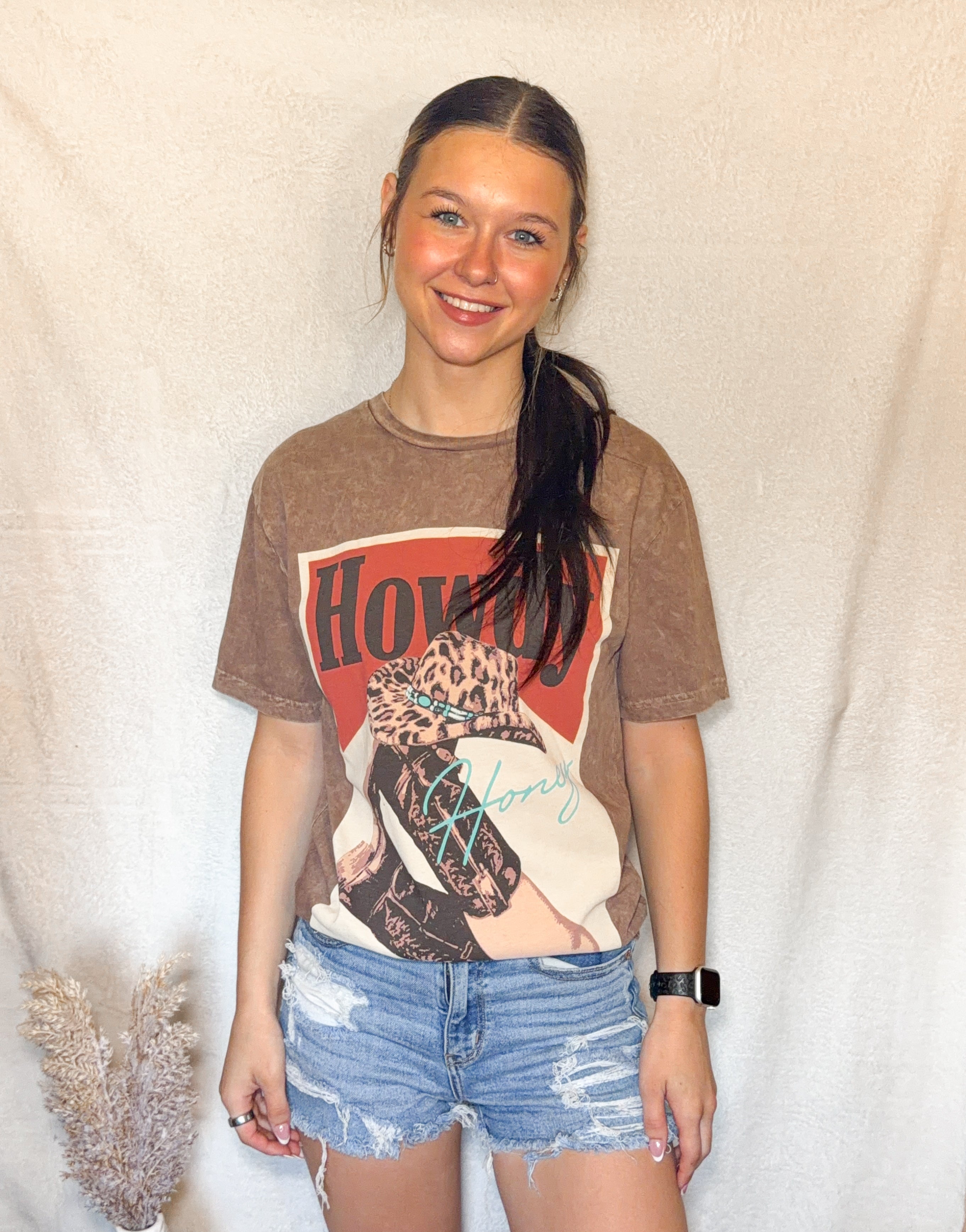 Howdy Graphic Tee- Mocha